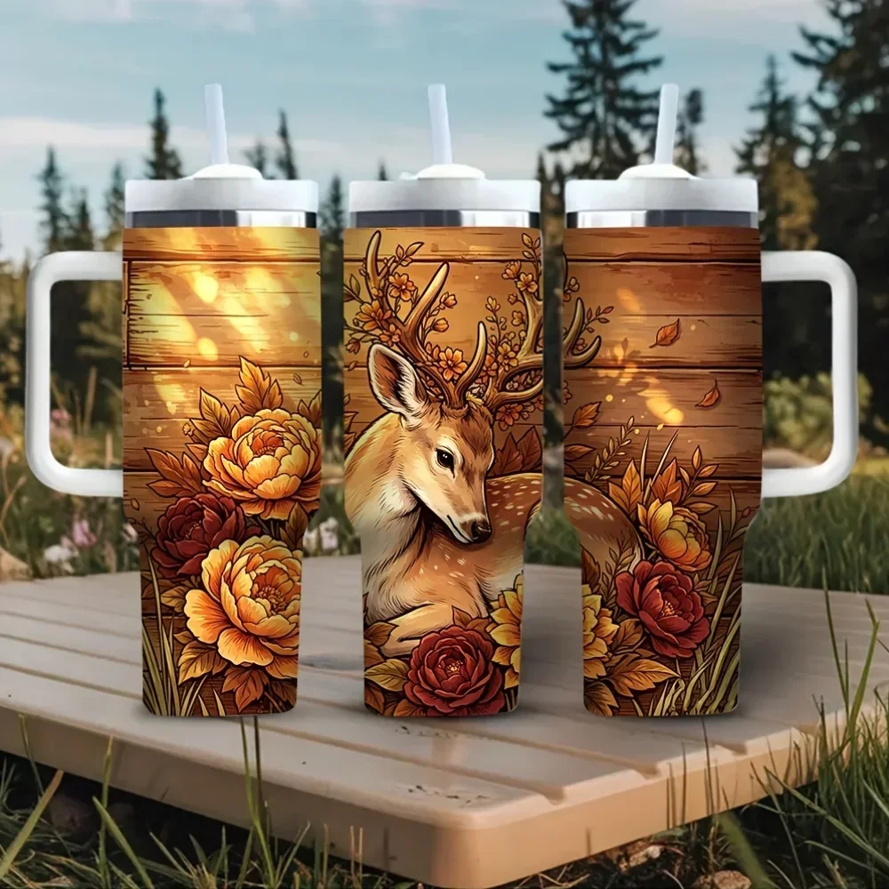 Hunting Outdoor Background - 40オンスのハンドル付きタンブラー、木の背景に美しい花柄の鹿のプリント、狩猟愛好家や動物愛好家に最適、温かい飲み物と冷たい飲み物に適しており、アウトドアキャンプや旅行、日常使いに最適です。