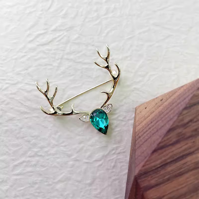 Elk Bugle Call - 女性と男性のためのクリスタルエルクホーンのブローチ、エレガントなスーツアクセサリー、かわいいピン、ラッキーナカイの雰囲気のブローチ、パーティーのオフィスジュエリー、ギフト
